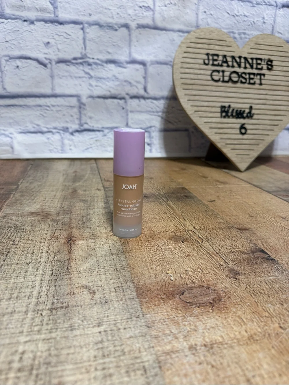 JOAH Crystal‎ Glow Peptide-Infused Foundation Mn060 medium neutral